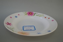 МЕЛАМИНОВА чиния 17,5 см. дизайн на цветя 2 модела (12 бр. в стек)(Промоция- при покупка над 30 бр. базова цена 0,80 лв.)