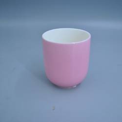 керамична чаша, без дръжка, розово- бяла 7,5х6,5 см.