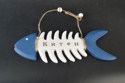сувенир, магнит от полеризин, котва с два делфина Kiten 6,5х8 см. (12 бр. в кутия)