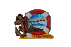 дървен сувенир, табелка с рак, катерещ по нея и надпис Primorsko 30,5x10 см. морски дизайн (6 бр. в кутия)