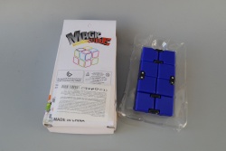 ДЕТСКА играчка, инфинити куб, двуцветен 11 см. (Промоция- при покупка над 48 бр. базова цена 1.43 лв.)