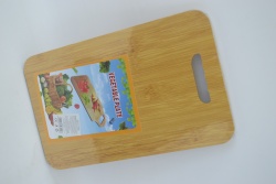 дървена подложна табла с нож за сервиране и сосиера, кръгла 25 см.