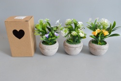 изкуствено цвете в пластмасова кашпа, букет карамфил 7,5х7,5х18 см. (12 бр. в стек, еднакви)(144 бр. в кашон)