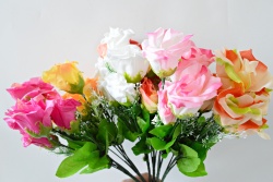 ИЗКУСТВЕНО цвете, букет роза 5 цвята, разцъфваща със зелемина 34 см. (12 бр. в стек)(Промоция- при покупка над 30 бр. базова цена 1,41 лв.)