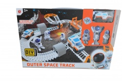 ДЕТСКА играчка от пластмаса, писта на космическа станция с 3 космонафта и автомобил 43х24х8 см.(Промоция- при покупка над 3 бр. базова цена 19,90 лв.)