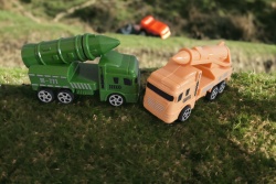 ДЕТСКА играчка от пластмаса в плътен плик, камион с диви животни 2 цвята 31х20 см. 688 (Промоция- при покупка над 5 бр. базова цена 7,50 лв.)