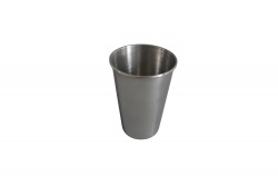 домашна потреба, чаша, метал 100 ml. 7,3х3,5х7,3 см.(подходяща и за мярка за алкохол)