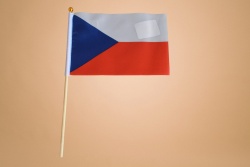 знаме Чехия, качествен полиестер 14х21 см. с дървена дръжка, издържа на дъжд (50 бр. в стек)