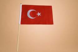 знаме Турция, качествен полиестер 14х21 см. с дървена дръжка (50 бр. в стек)