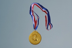 спортен сувенир, медал, футболист (10 бр. в стек 50 бр. в пакет)