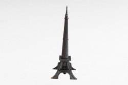 сувенир, метален Айфелова кула със скртит в себе си нож