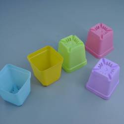 САКСИЯ от пластмаса, подходяща за улук,3 разцветки 25х15 см.(Промоция- при покупка над 12 бр. базова цена 4,65 лв.)