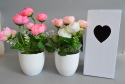 изкуствено цвете в пластмасова кашпа, букет рози със зеленина 10х10х27 см. (12 бр. в стек)(72 бр. в кашон)
