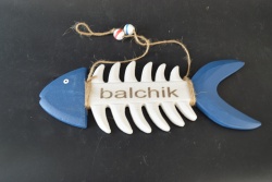 дървен сувенир, висяща рибка, надписана двустранно 9х4х1 см. BULGARIA/ BALCHIK(3 разцветки)