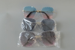 СЛЪНЧЕВИ очила, дамски, цветна рамка, дизайн котка с 3 камъчета 10022 (Промоция- при покупка над 20 бр. в кутия, базова цена 2,45 лв.)