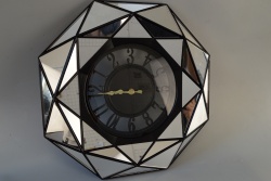 часовник, стенен, квадрат 20 см. едноцветена рамка и дисплей (2 цвята )
