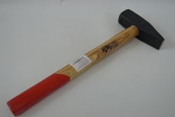 БРАДВА- топорче с дървена дръжка 29 см. сап- 500 гр. 33х13,5 см.(Промоция- при покупка над 6 бр. базова цена 6,47 лв.)(48 бр. в кашон)