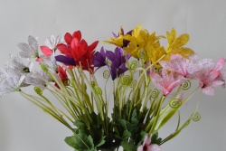 изкуствено цвете, гербери с тичинки 7 разклонения, различни цветове 34 см.(2 бр. в стек)