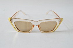 слънчеви очила, дамски, пластмасова рамка със златист орнамент 18117 (20 бр. в кутия)