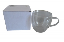 ИЗДЕЛИЕ  от стъкло,  чаша, двустенна 150 ml. 7х6,5 см. дръжка в кутия ZY-57B(Промоция- при покупка над 12 бр.базова цена 3,80 лв.)