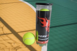спортни стоки, топки за тенис на корт 3 бр. качествени P.V.C. кутия
