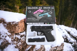 МЕАЛЕН пистолет в кутия C43 Glock 14,5x13,5 см. със заглушител (Промоция- при покупка на 48 бр. в кашон, базова цена 15,00 лв.)